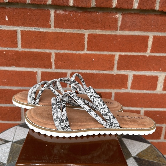 NIB Diba True Cedar Cove Snake Print Slip On Sandal Size 8.5 - Picture 4 of 5